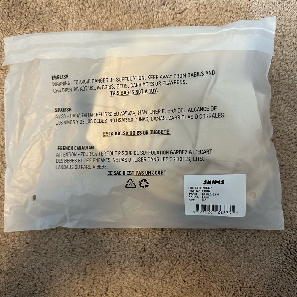 skims fits everybody high apex bra - Picture 3 of 3